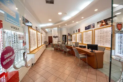 CENTRUM OPTYCZNO - OKULISTYCZNE ESSILOR SZEWCZYK